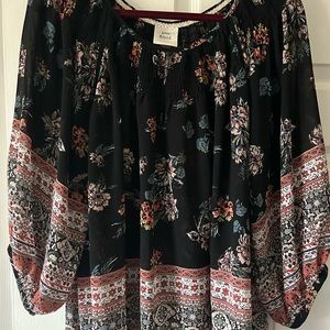 Knox Rose black top